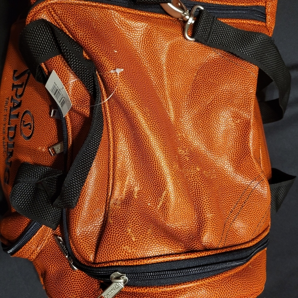 BRAND NEW RARE!!!  ACTUAL BASKETBALL 🏀 LEATHER ON A GYM BAG - Picture 6 of 7